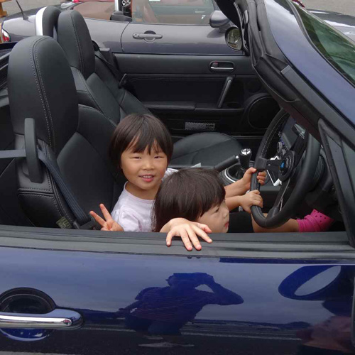 ツーリング途中で出会った子供達。本当に楽しそうでした♪